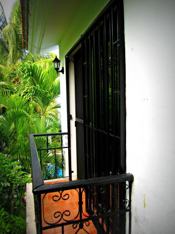 B&B Villa Hibiscus Playa del Carmen Exteriör bild
