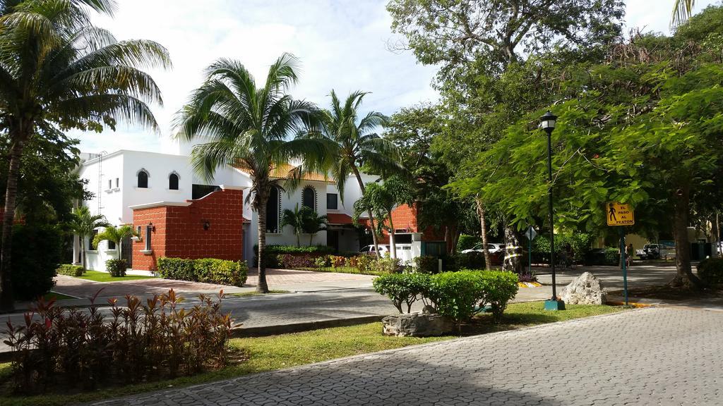 B&B Villa Hibiscus Playa del Carmen Exteriör bild