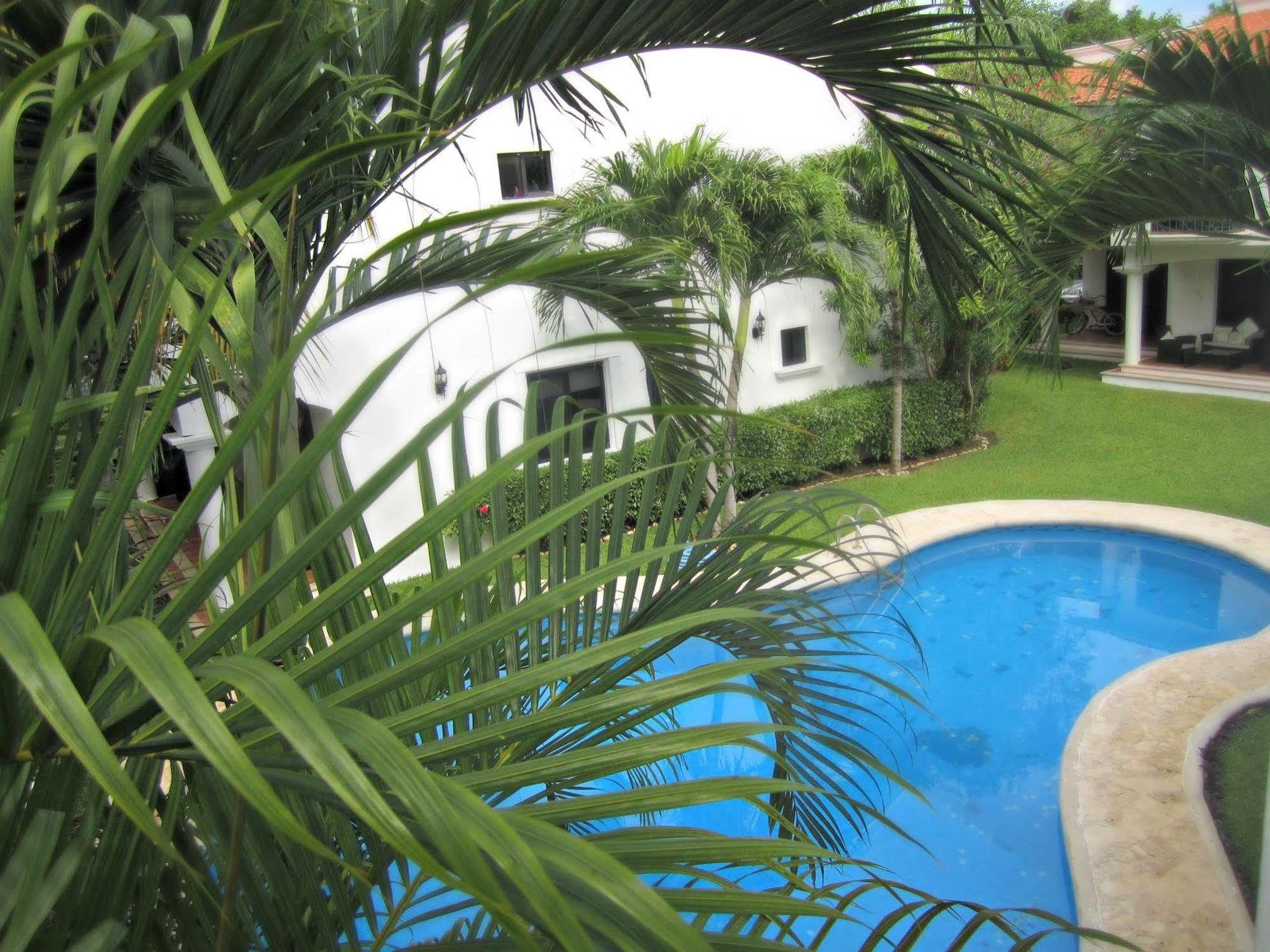 B&B Villa Hibiscus Playa del Carmen Exteriör bild
